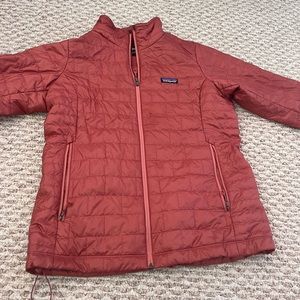 Women’s size large Patagonia jacket! Barely worn (maybe 2 or 3 times)